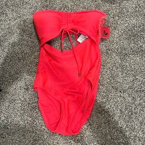 Strapless one piece swimsuit with straps